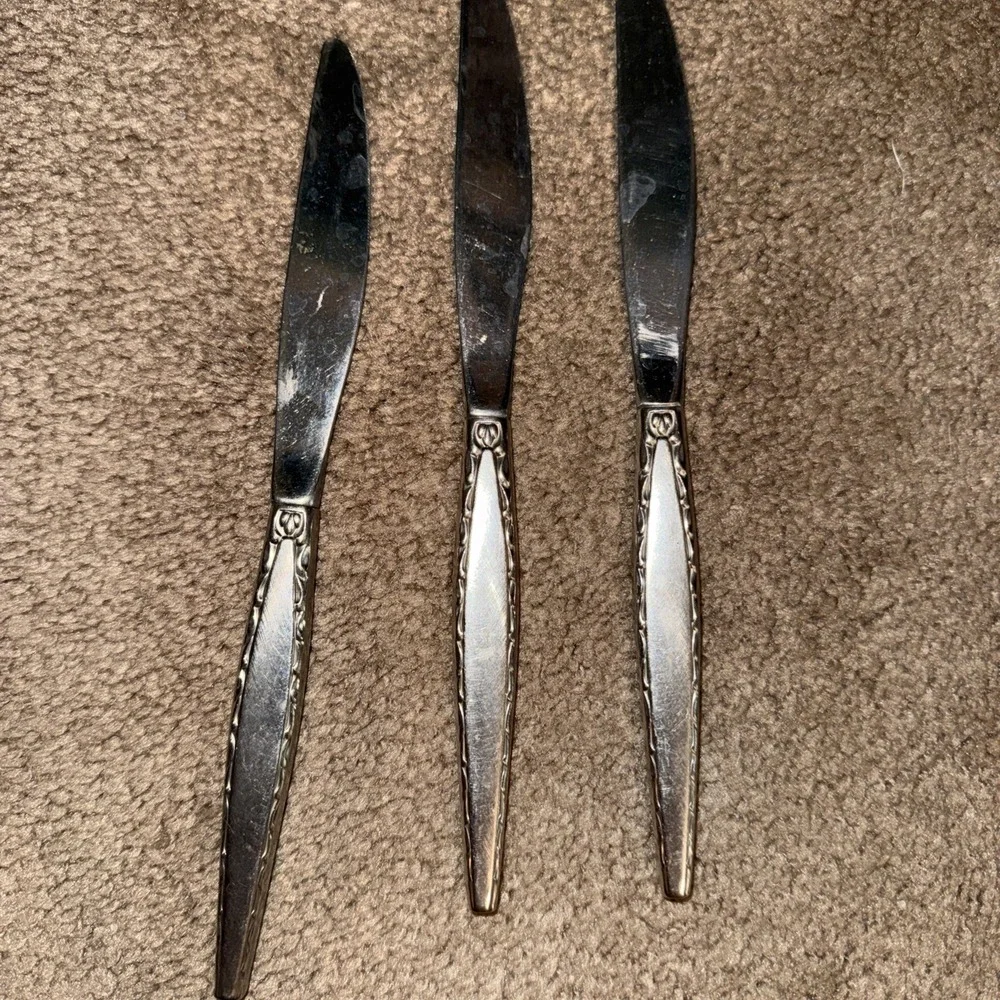 Vintage Venetia dinner Knives Oneida 3 stainless